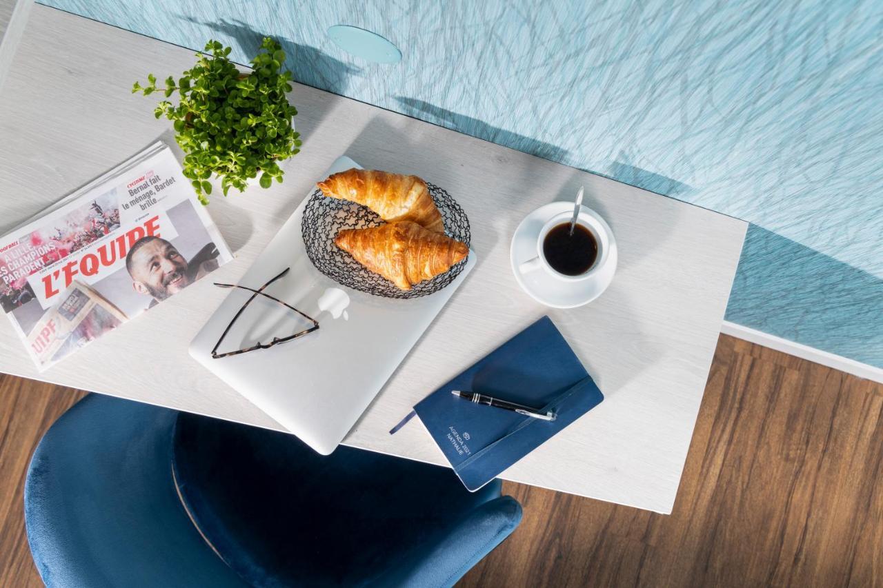 Logis Hotel-Restaurant Le Fontarabie Фонтене-ле-Комт Экстерьер фото
