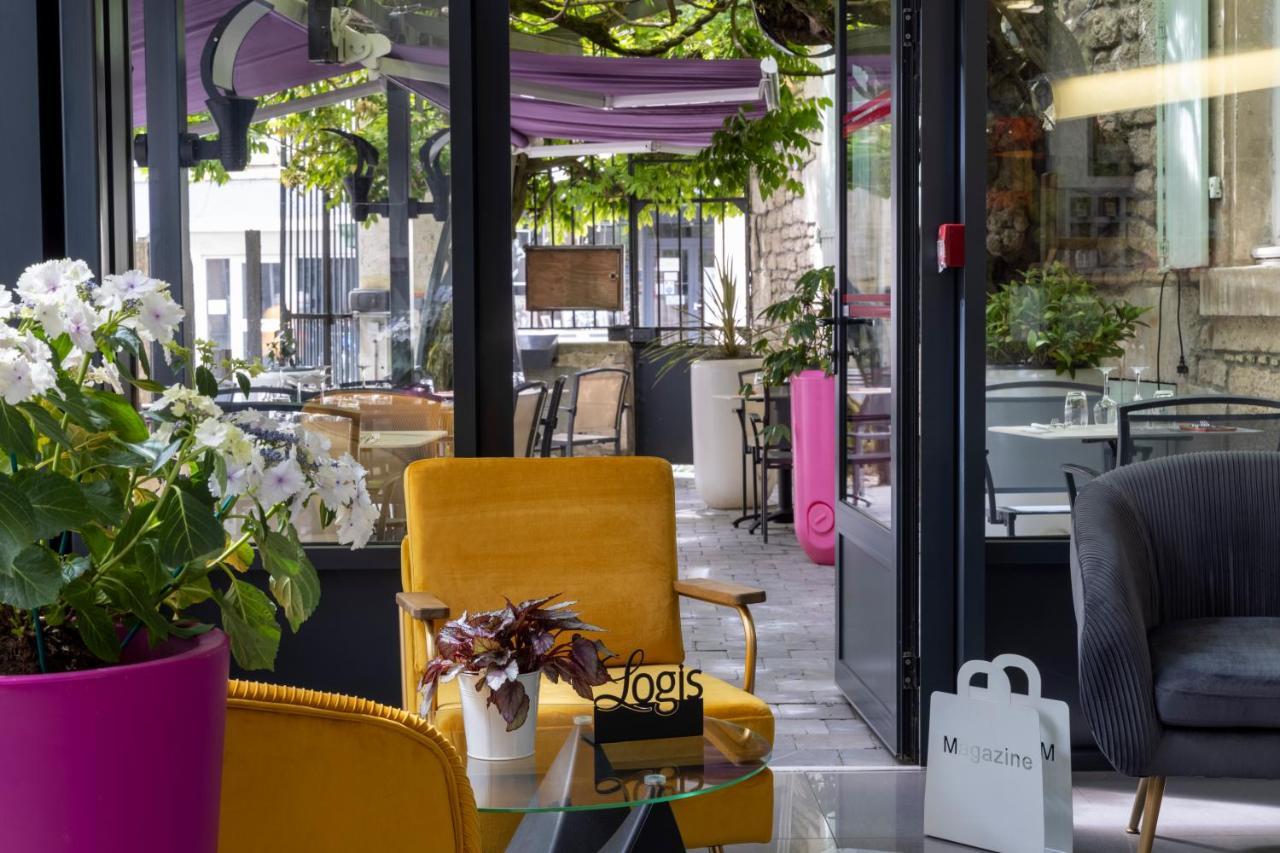 Logis Hotel-Restaurant Le Fontarabie Фонтене-ле-Комт Экстерьер фото